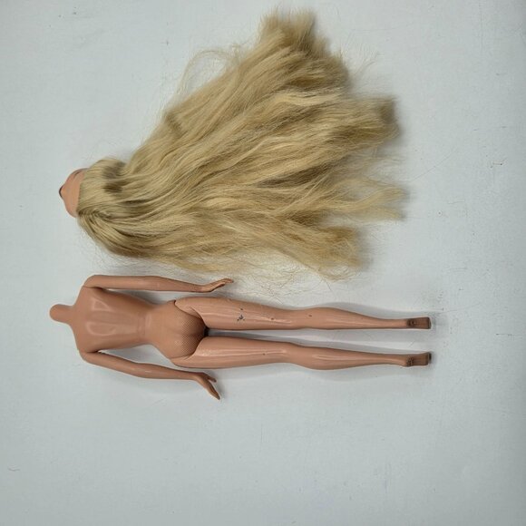 Bratz Doll Welcome To Fabulous Cloe Head & Vintage Barbie Body Parts - Picture 5 of 8